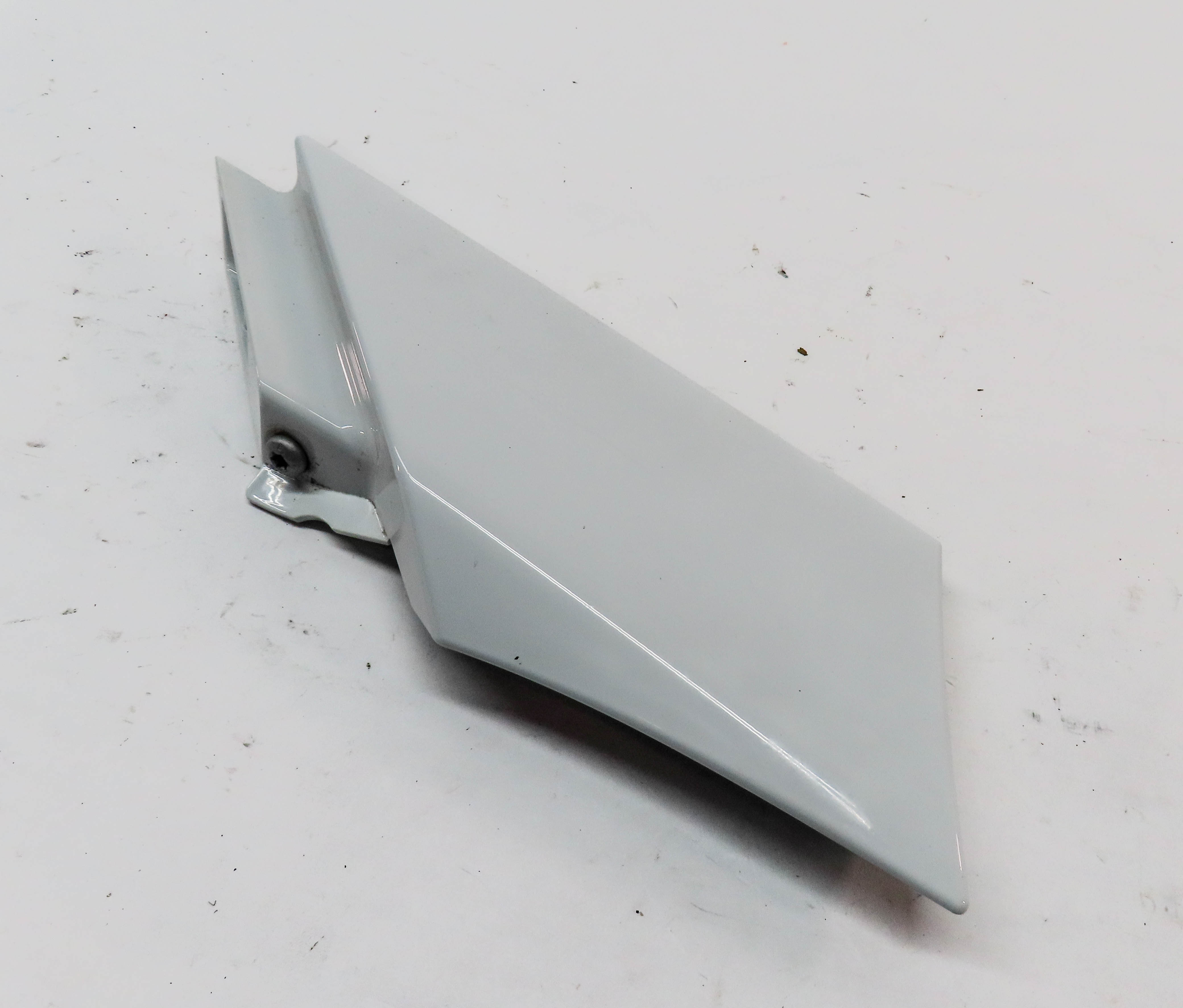 2017 LAND ROVER DISCOVERY SPORT (L550) FRONT RIGHT PASSENGER FENDER TRIM (White) — exact item pictured